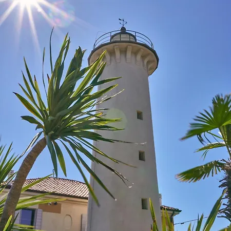 Your Garden Heaven In The Heart Of Lido Dei Pini شقة