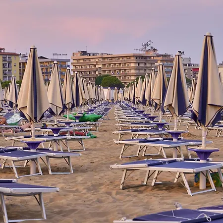 شقة Your Garden Heaven In The Heart Of Lido Dei Pini