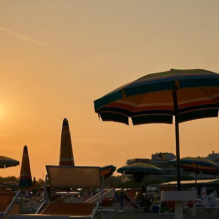 شقة Your Garden Heaven In The Heart Of Lido Dei Pini