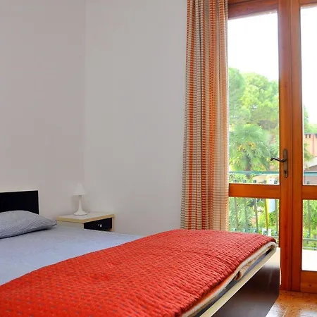 Your Garden Heaven In The Heart Of Lido Dei Pini بيبيوني
