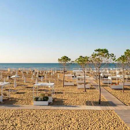Your Garden Heaven In The Heart Of Lido Dei Pini *