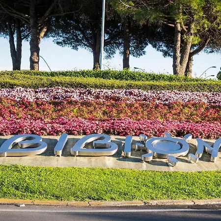 Your Garden Heaven In The Heart Of Lido Dei Pini *